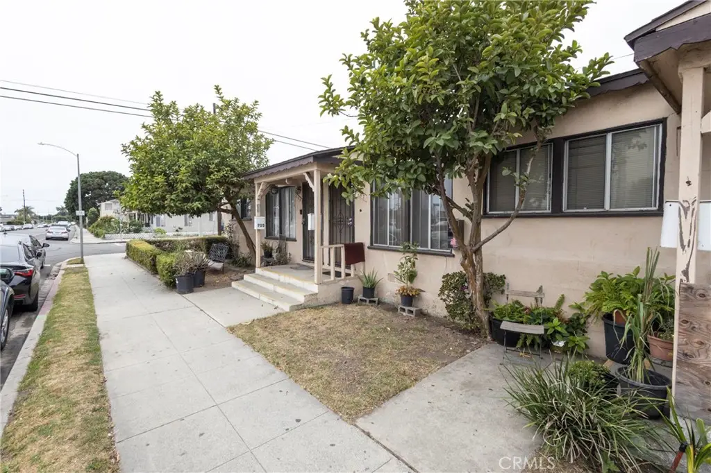 705 Mcdonald Avenue, Wilmington, CA 90744 - #1