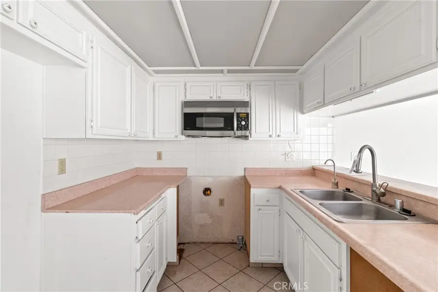 43334 32nd St W #17, Lancaster, CA 93536 - #3