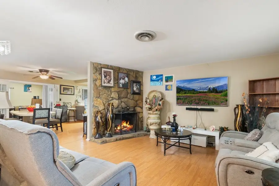 41931 Thornton, Hemet, CA 92544 - Image #3