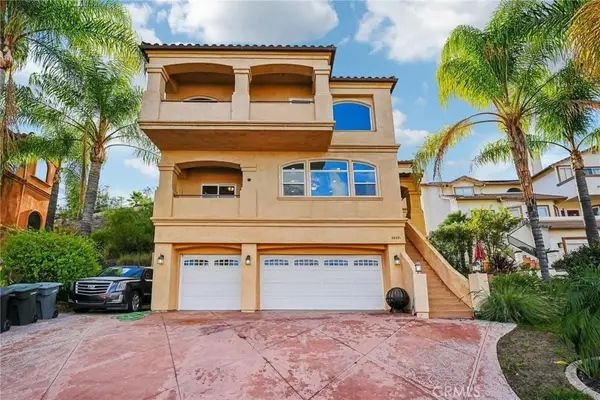 30571 Longhorn Drive, Canyon Lake, CA 92587