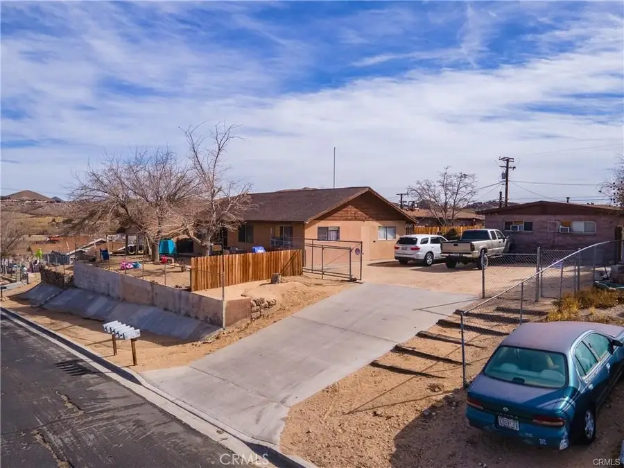 15521 4th, Victorville, CA 92395 - #2