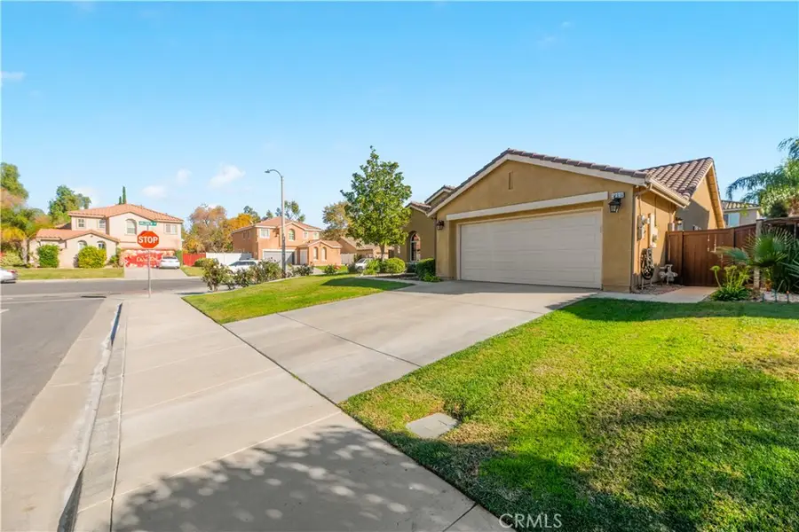 32816 Autumn Wood Cir, Lake Elsinore, CA 92530 - Image #3