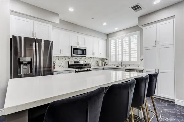 625 Savi Drive #102, Corona, CA 92878