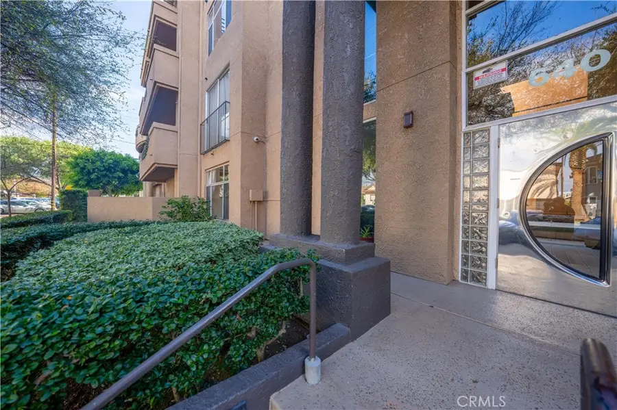 640 W 4th #101, Long Beach, CA 90802 - #3