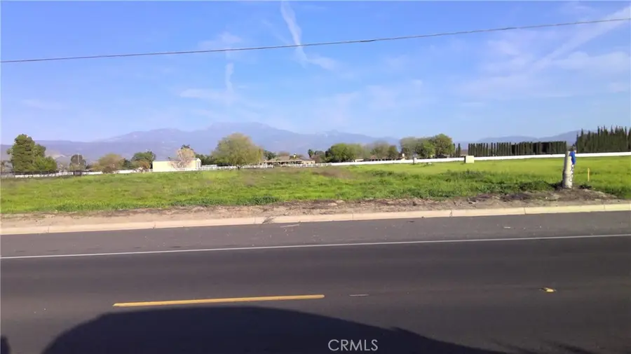 1 N Lyon Avenue, Hemet, CA 92543 - #3