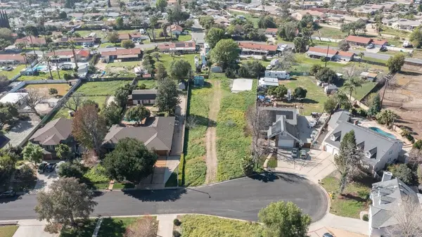 21 Crestview Drive, Lake Elsinore, CA 92530