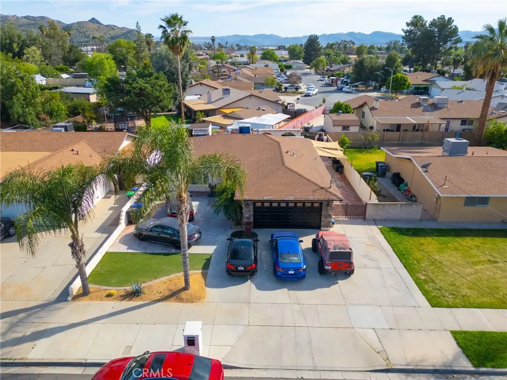 221 W Whittier Avenue, Hemet, CA 92543 - #1