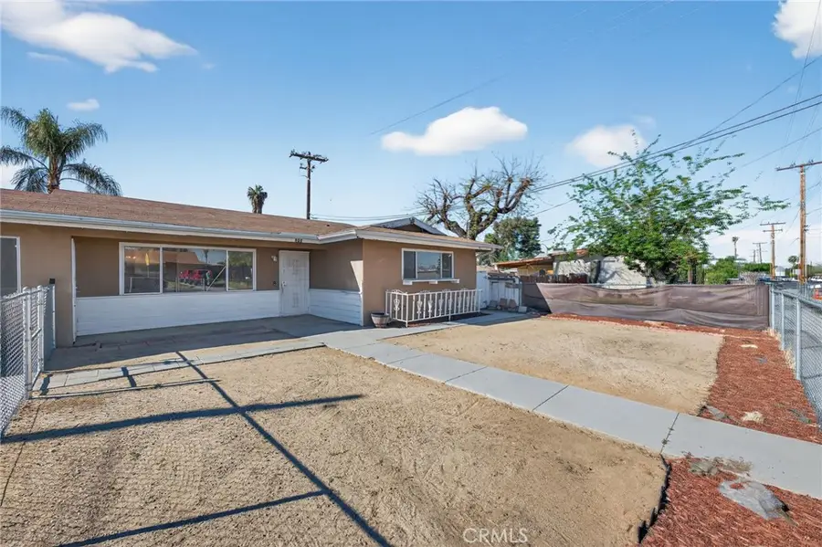 291 W Whittier, Hemet, CA 92543 - #3