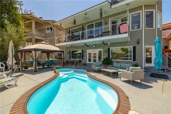 30594 Longhorn Drive, Canyon Lake, CA 92587
