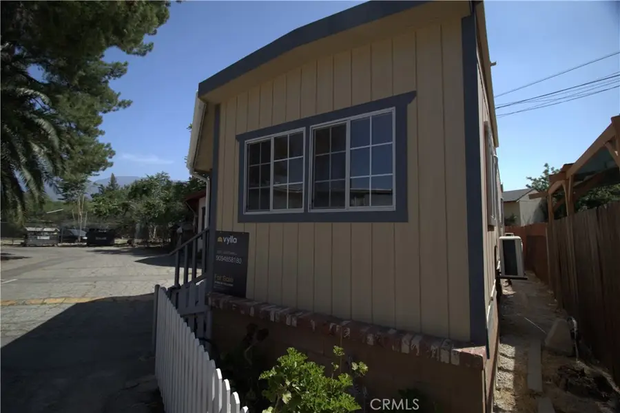 4015 Mountain Dr, San Bernardino, CA 92407 - #2