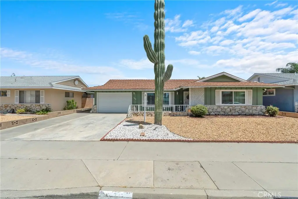 1420 W Whittier, Hemet, CA 92543 - #1