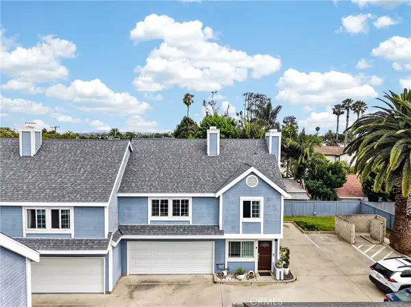 133 Cecil Place #D, Costa Mesa, CA 92627