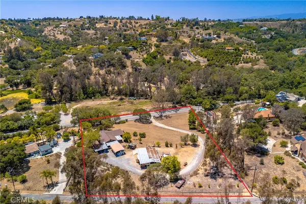 2160 Gird Road, Fallbrook, CA 92028