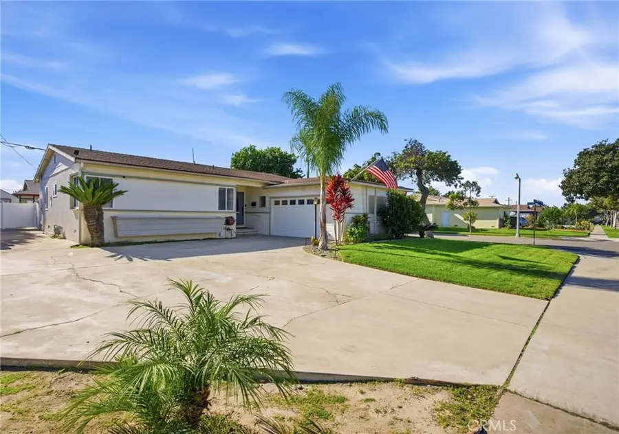 1484 W Maxzim Avenue, Fullerton, CA 92833 - #2