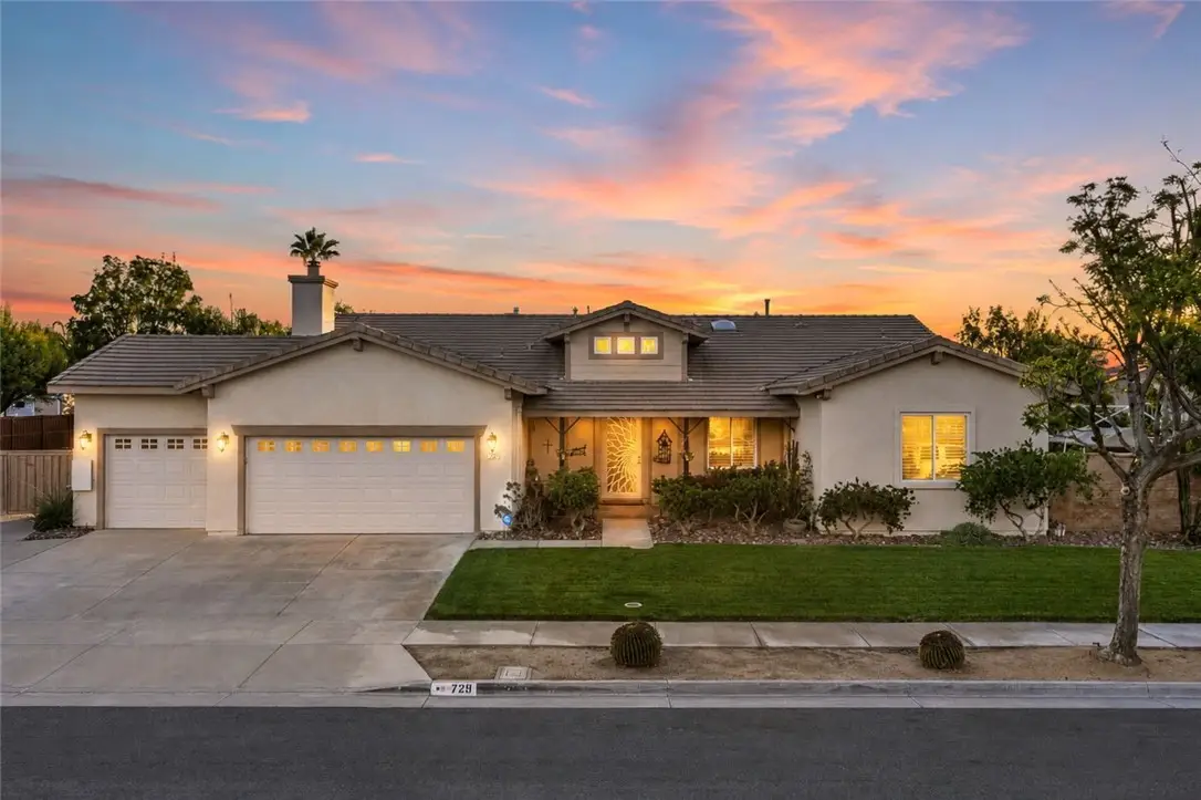 729 Smith, Hemet, CA 92544 - #1