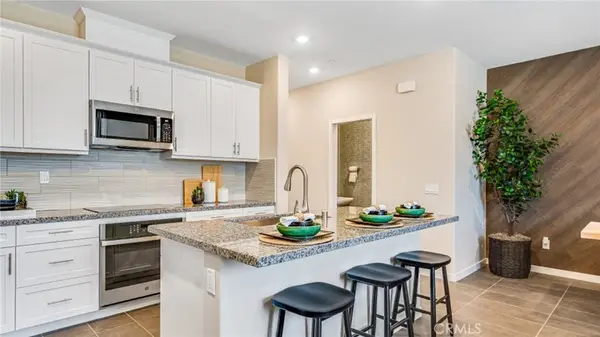 2882 E Bottas Priveado, Ontario, CA 91762