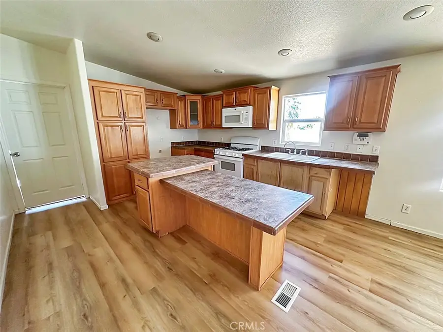 2450 E Hobsonway #10, Blythe, CA 92225 - #3