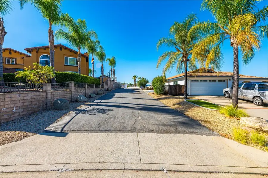22475 Loch Lomond Drive, Canyon Lake, CA 92587 - #2