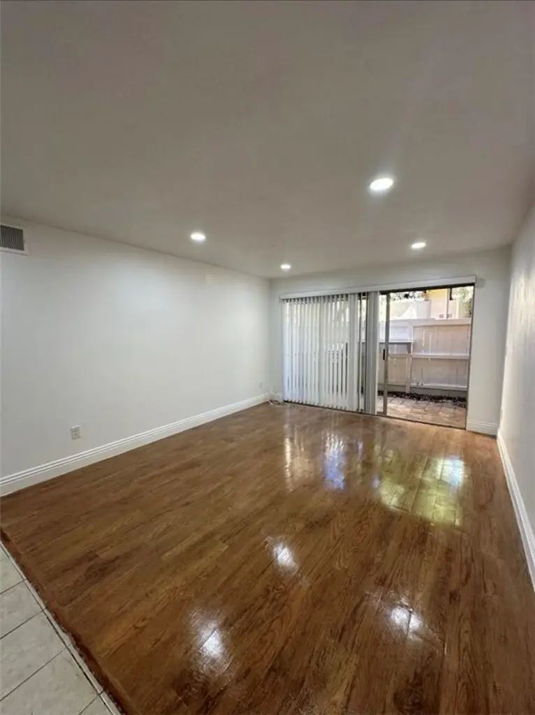 1101 W Macarthur #301, Santa Ana, CA 92707 - #2