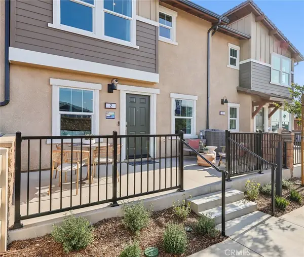 15587 April Dawn Way #2, Fontana, CA 92336