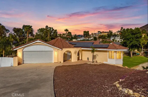 22032 W San Joaquin Drive, Canyon Lake, CA 92587