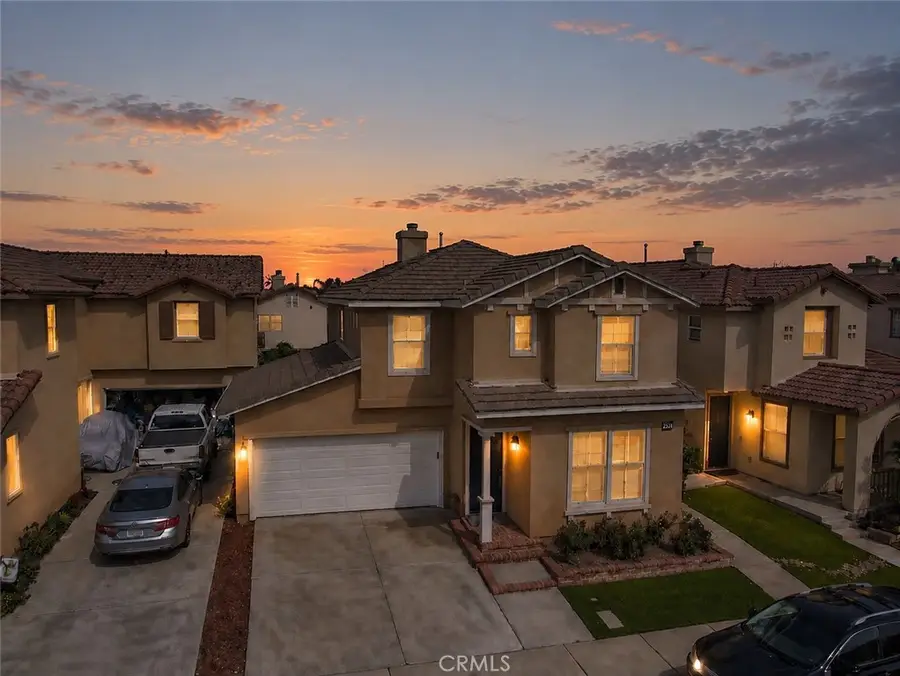 255 Roxanne Lane, Corona, CA 92882 - #3