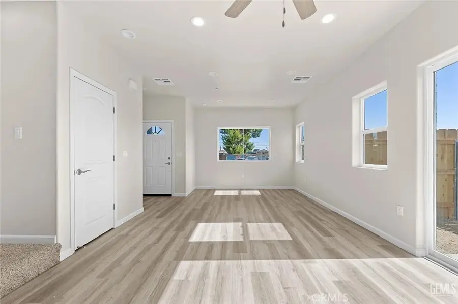 418 S Williams, Bakersfield, CA 93307 - #2