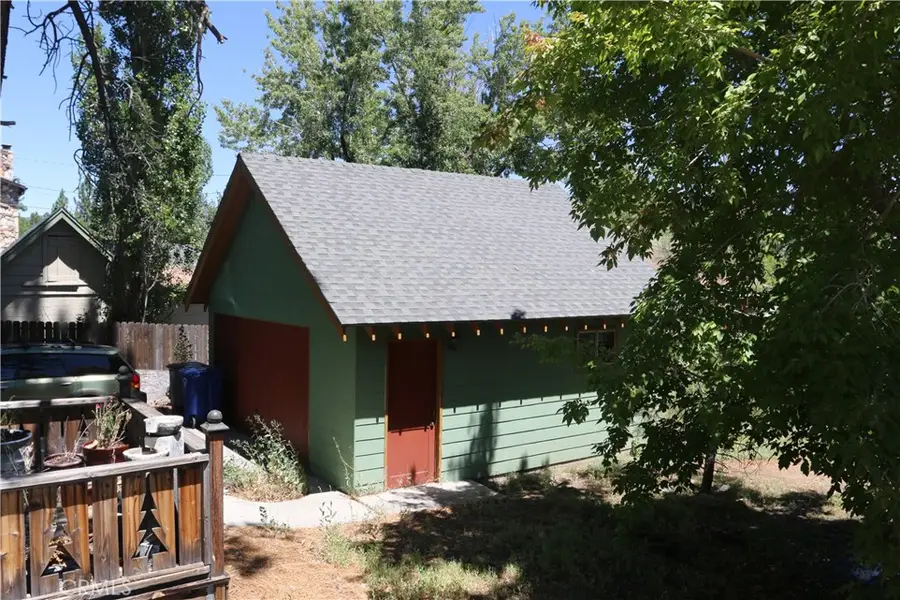 593 Lynn Road, Big Bear Lake, CA 92315 - Image #2