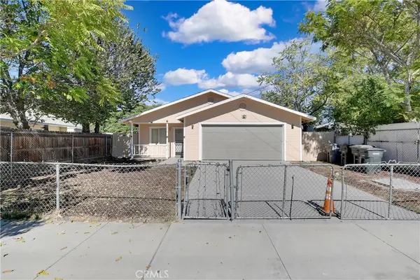 214 W Latham, Hemet, CA 92543
