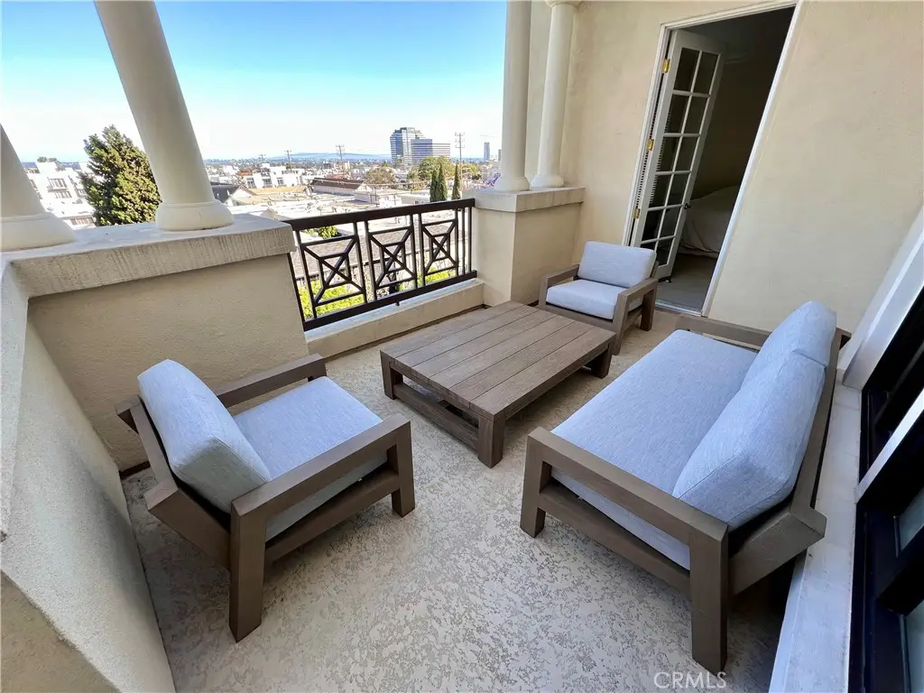 11847 Gorham Avenue #403, Los Angeles, CA 90049 - Image #1