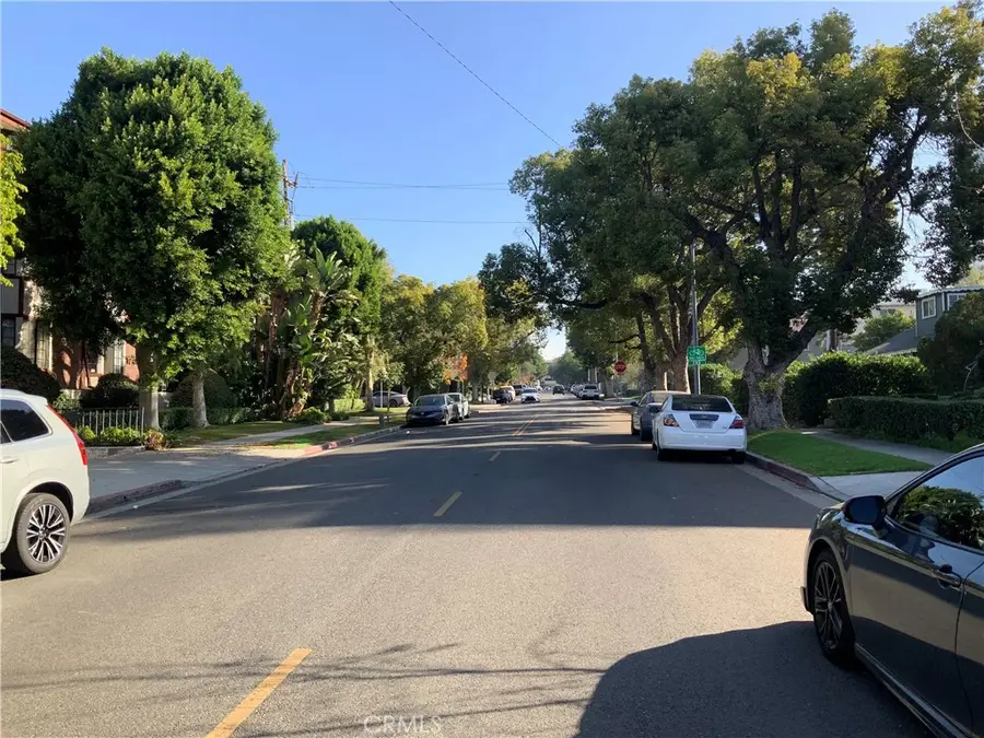 409 Burchett #220, Glendale, CA 91203 - Image #3