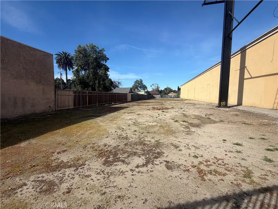 949 Garey Ave, Pomona, CA 91768 - #3