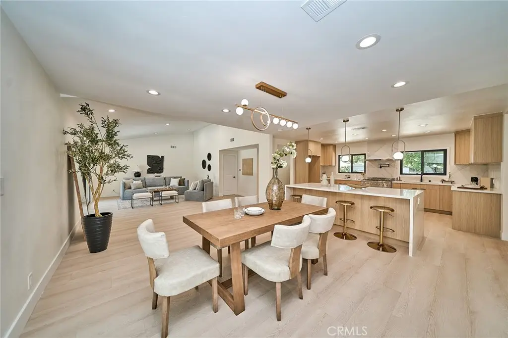 18321 Kinzie St, Northridge, CA 91325 - #1