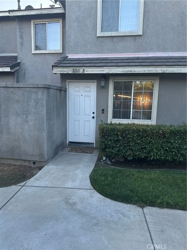 220 W Walnut #B, Rialto, CA 92376 - #1