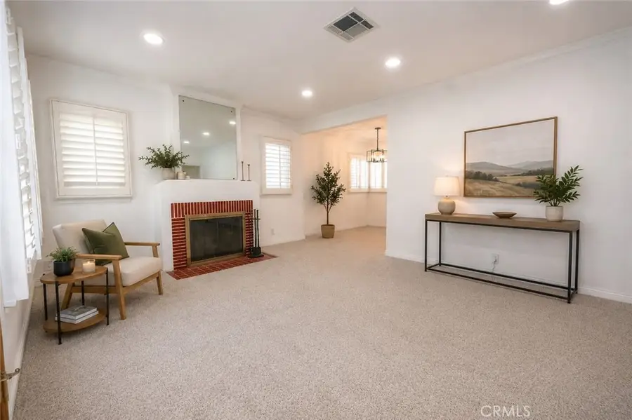 8725 S Gramercy Place, Los Angeles, CA 90047 - #2