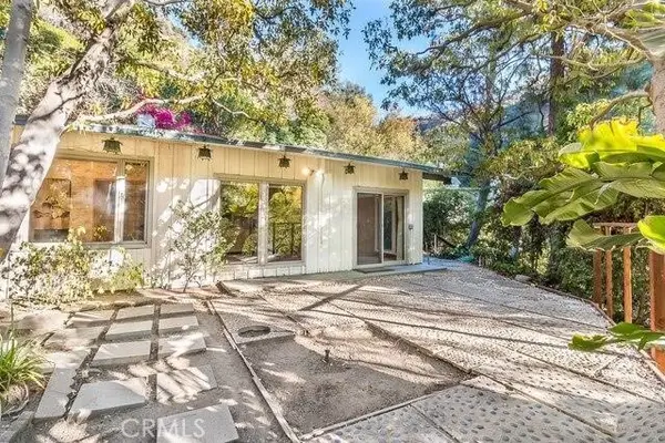 9837 Easton, Beverly Hills, CA 90210