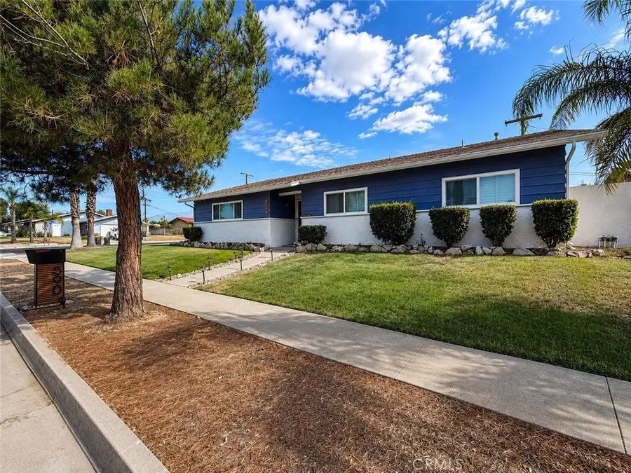 590 E Van Koevering, Rialto, CA 92376 - #3