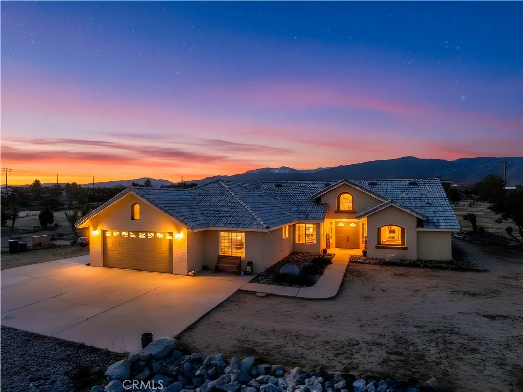 1825 Smoke Tree, Pinon Hills, CA 92372 - #1