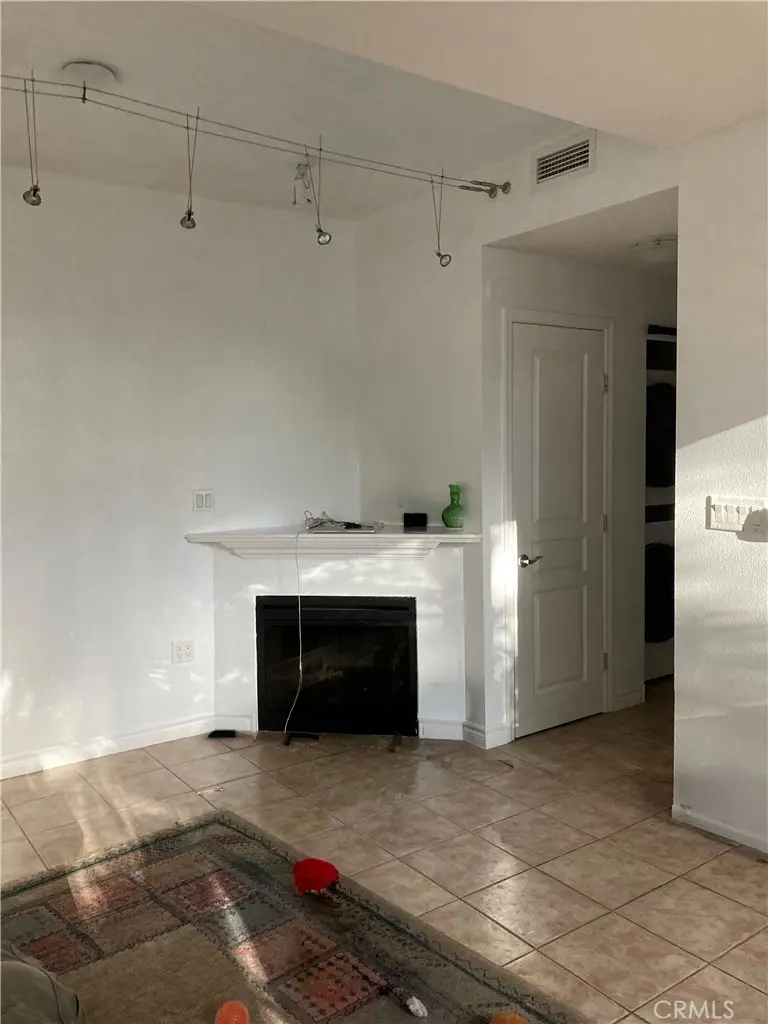 300 W Beech Street #10, San Diego, CA 92101 - #2