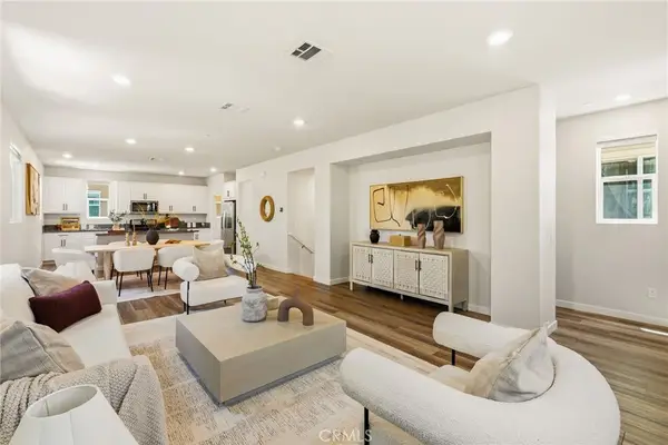 14700 Sherman Way, Van Nuys, CA 91405