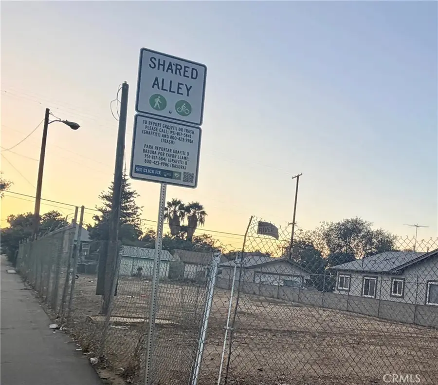 510 Sheridan St, Corona, CA 92882 - #3