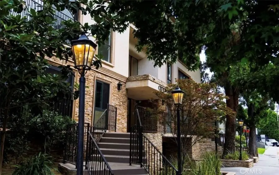15344 Weddington, Van Nuys, CA 91411 - #2