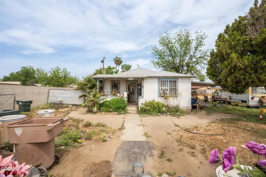 628 E 3rd Street, Bakersfield, CA 93307 - #2