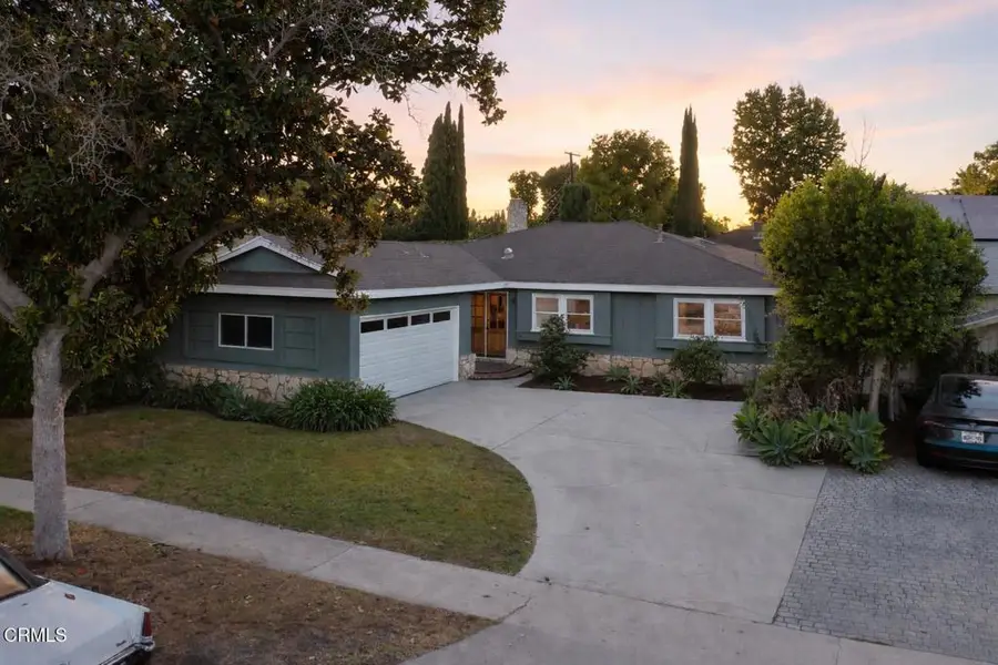 6043 Mary Ellen Avenue, Valley Glen, CA 91401 - #2