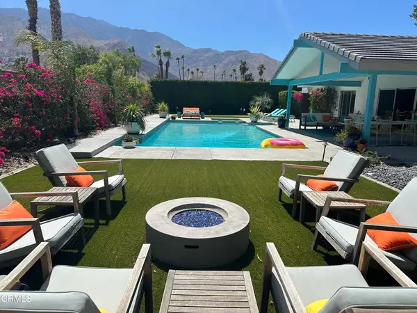 999 E Via Escuela, Palm Springs, CA 92262