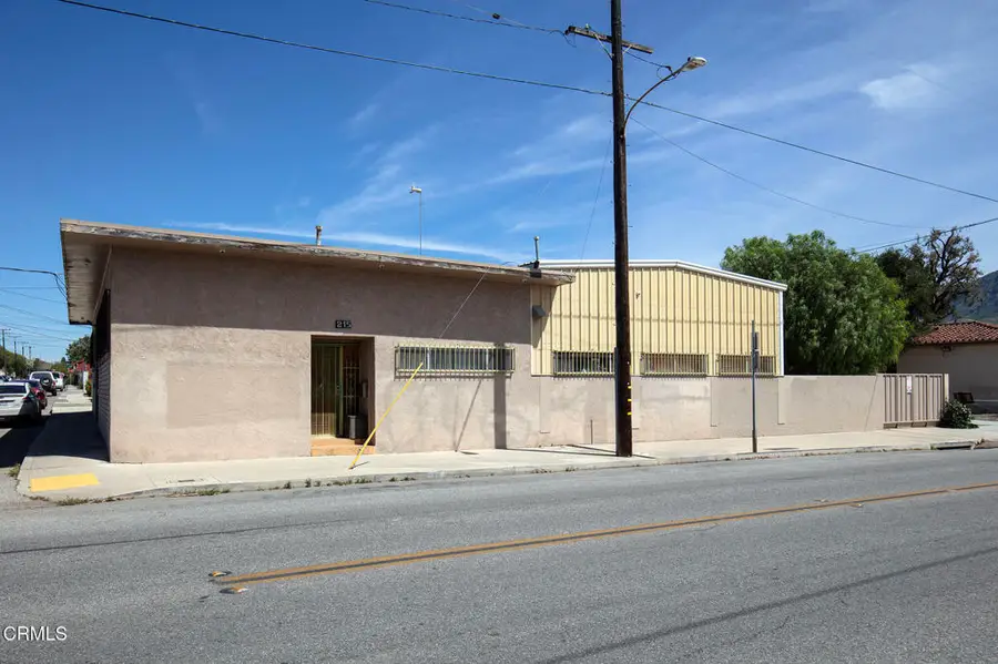 215 N 8th Street, Santa Paula, CA 93060 - #2