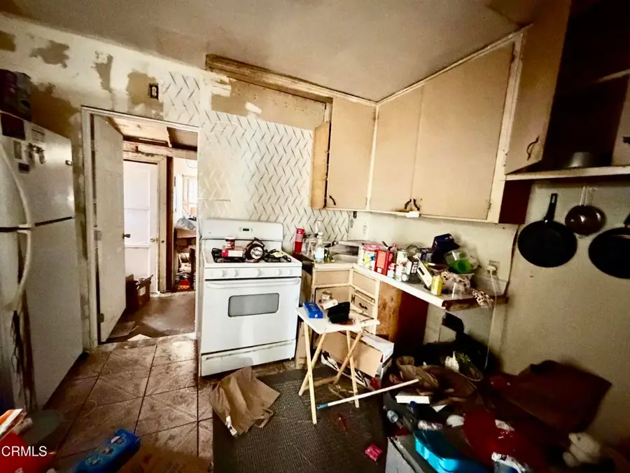 945 S E Street, Oxnard, CA 93030 - #3