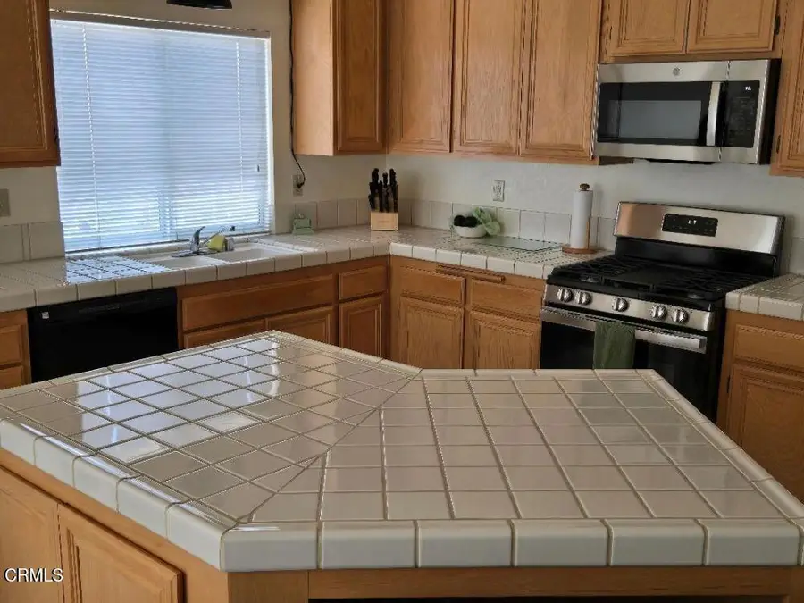 6130 Almeria Way, Palmdale, CA 93552 - #2