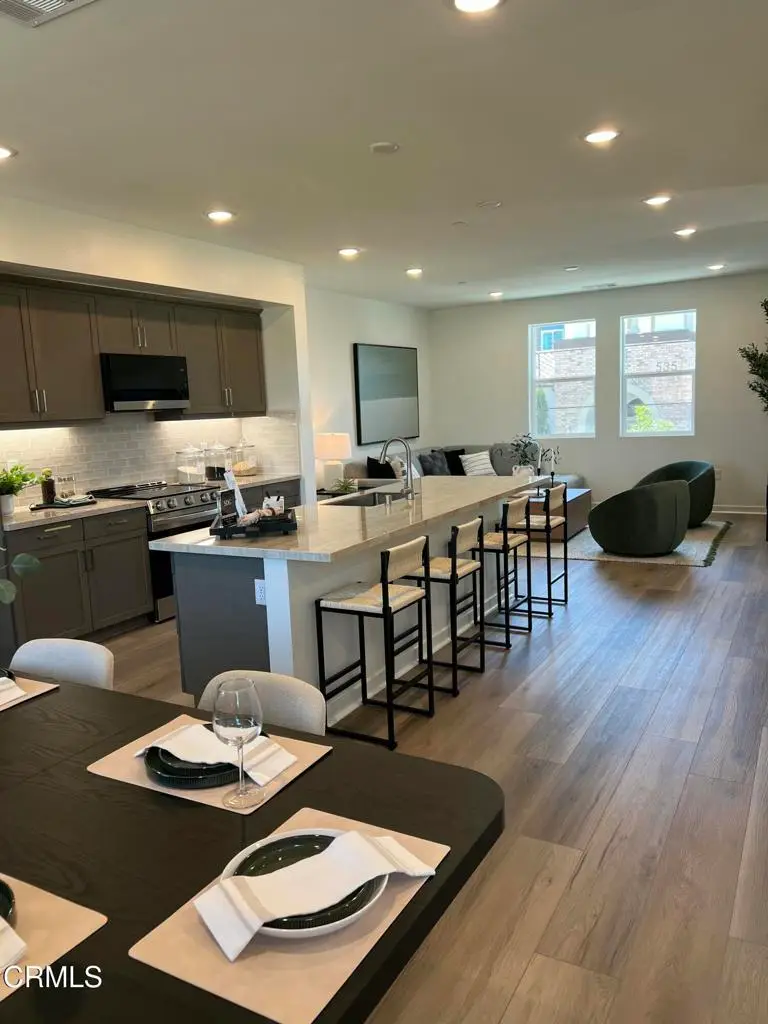 533 Via Vallarta, Camarillo, CA 93012 - #2