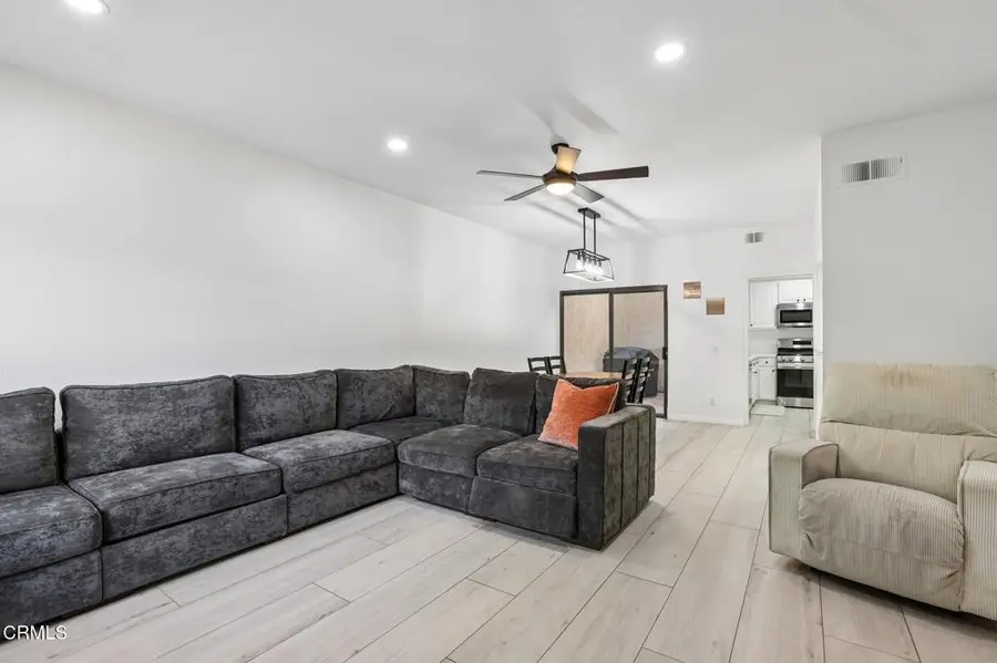 390 Country Club Drive #B, Simi Valley, CA 93065 - #3